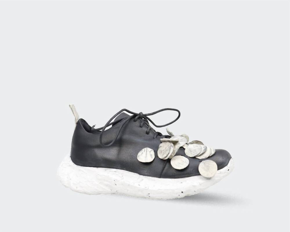NEW PAPUCEI women's lumen sneaker in black